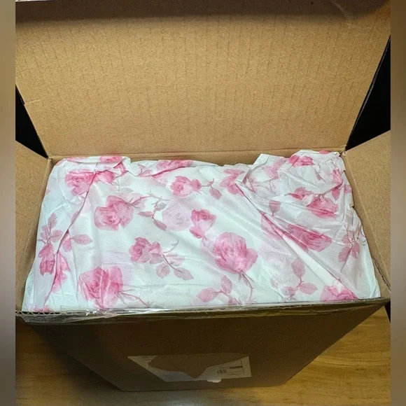 ✨🆕 Stanley x LoveShackFancy Ribbon Rosa Quencher 40 OZ Tumbler - Picture 14 of 15